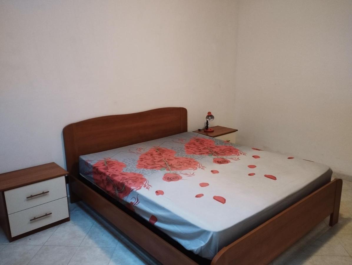 Clave, Affittacamere, Casa Vacanze Cozze Luaran gambar