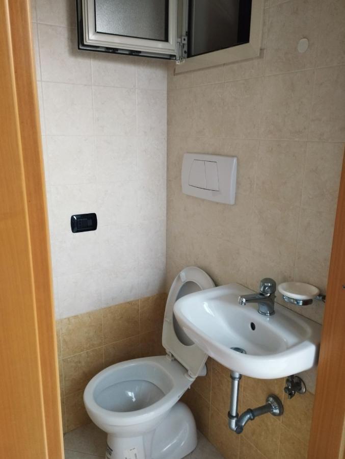 Clave, Affittacamere, Casa Vacanze Cozze Luaran gambar