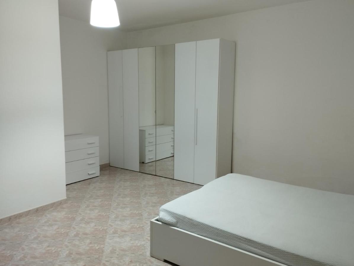 Clave, Affittacamere, Casa Vacanze Cozze Luaran gambar