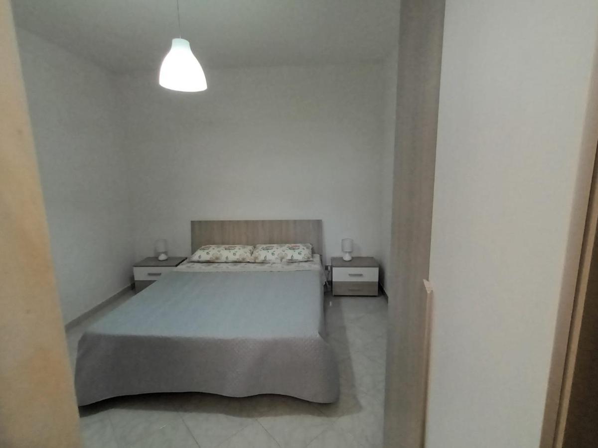 Clave, Affittacamere, Casa Vacanze Cozze Luaran gambar