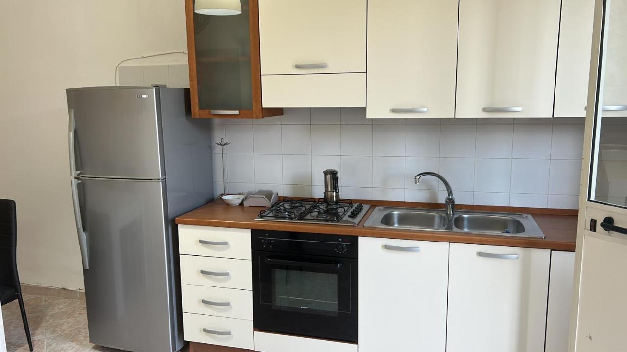 Clave, Affittacamere, Casa Vacanze Cozze Luaran gambar