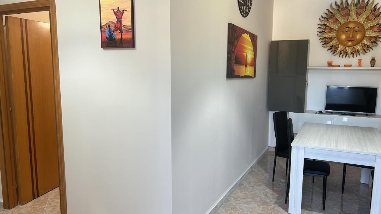 Clave, Affittacamere, Casa Vacanze Cozze Luaran gambar