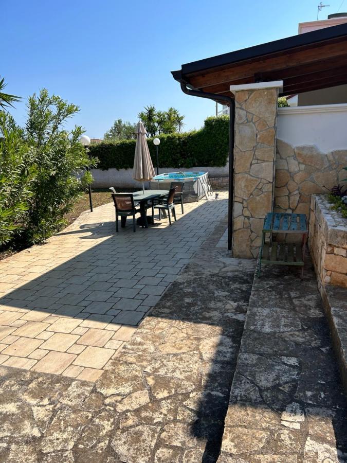 Clave, Affittacamere, Casa Vacanze Cozze Luaran gambar
